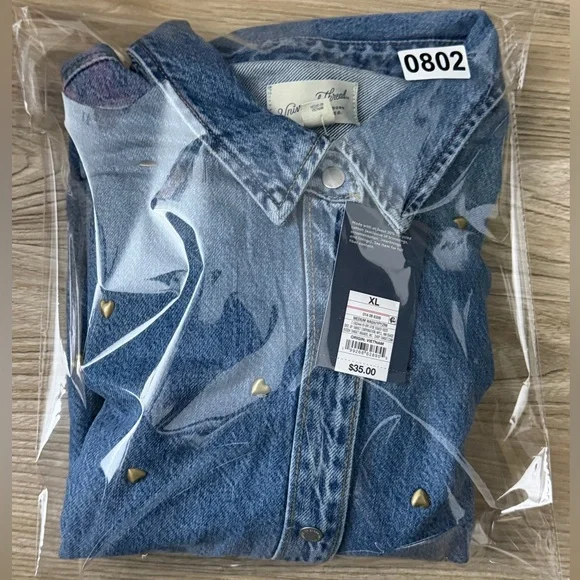 Universal Thread Women's Valentine's Day Relaxed Embellished Denim Shirt - XL - Picture 9 of 9